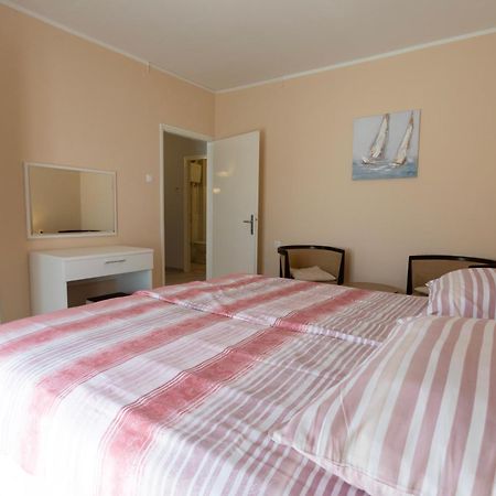 Apartments Galeb Рабац Екстер'єр фото