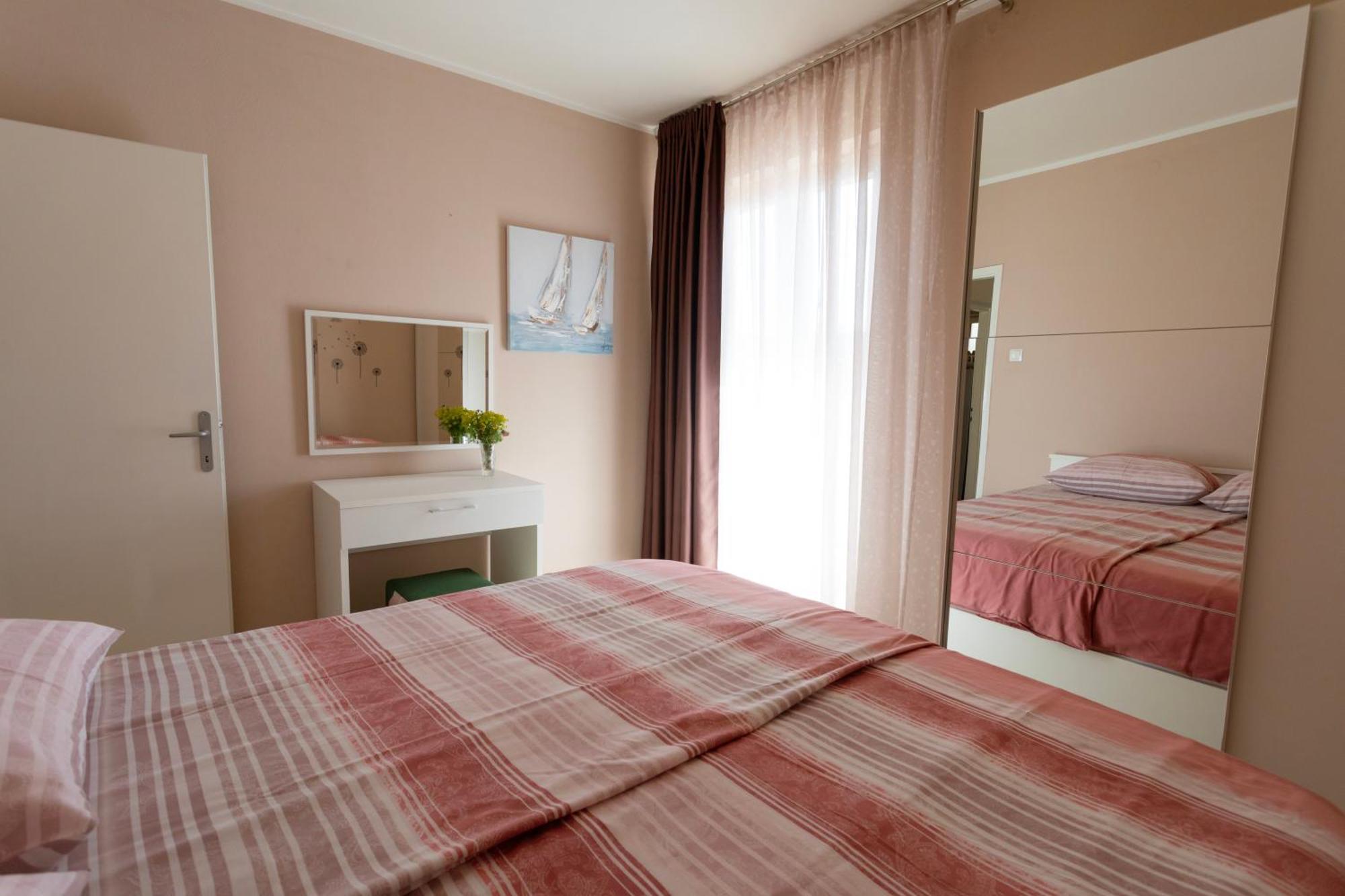 Apartments Galeb Рабац Екстер'єр фото