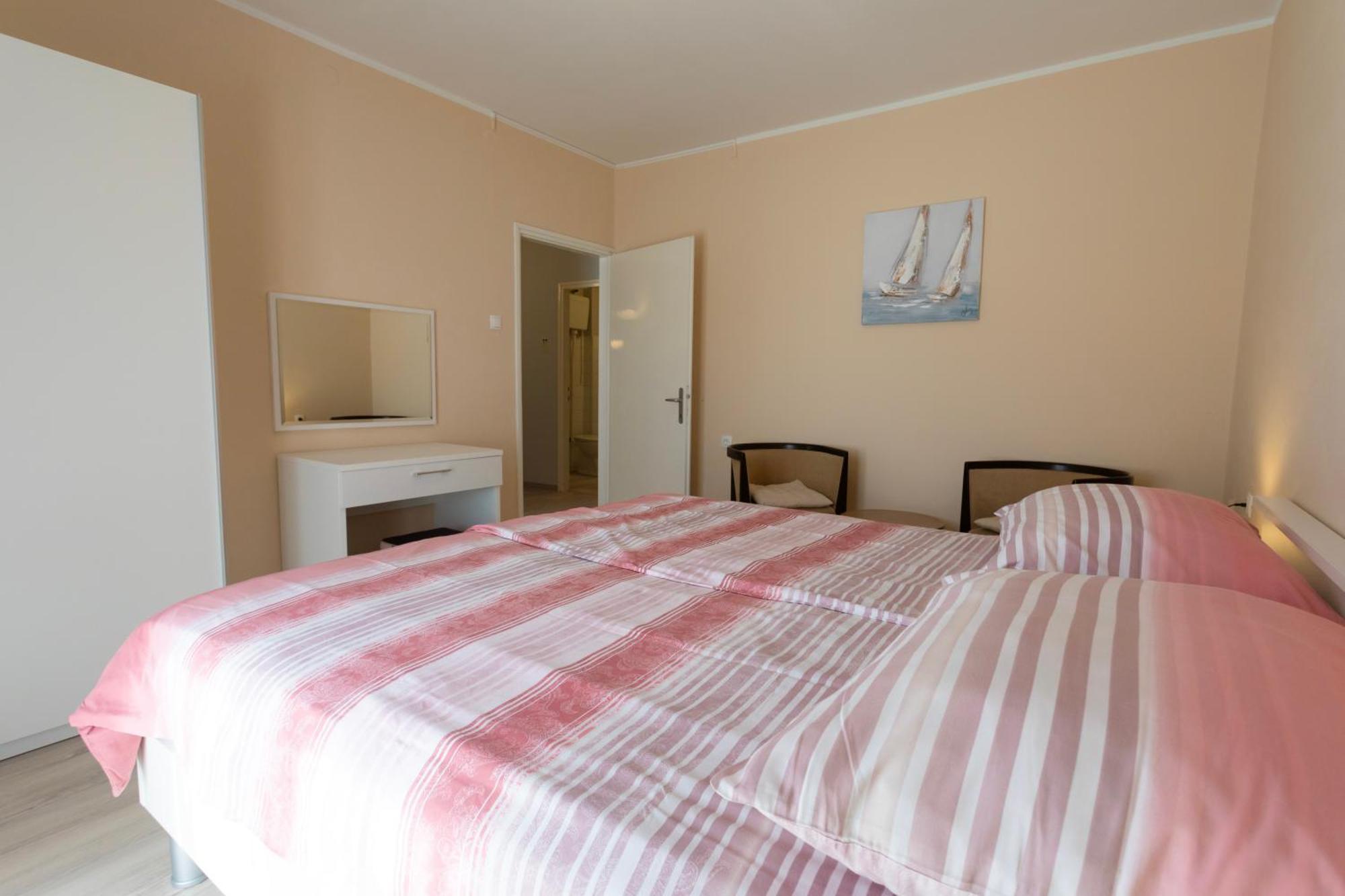 Apartments Galeb Рабац Екстер'єр фото