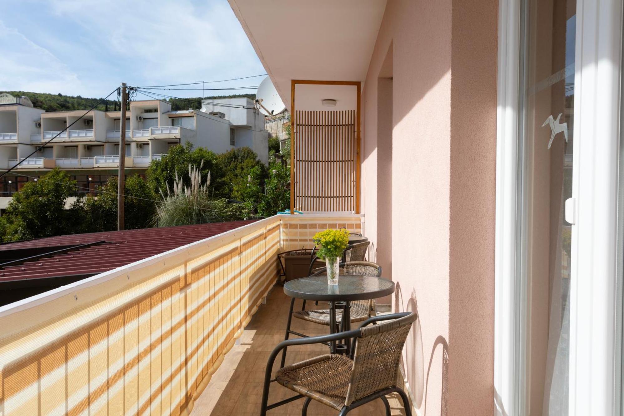 Apartments Galeb Рабац Екстер'єр фото