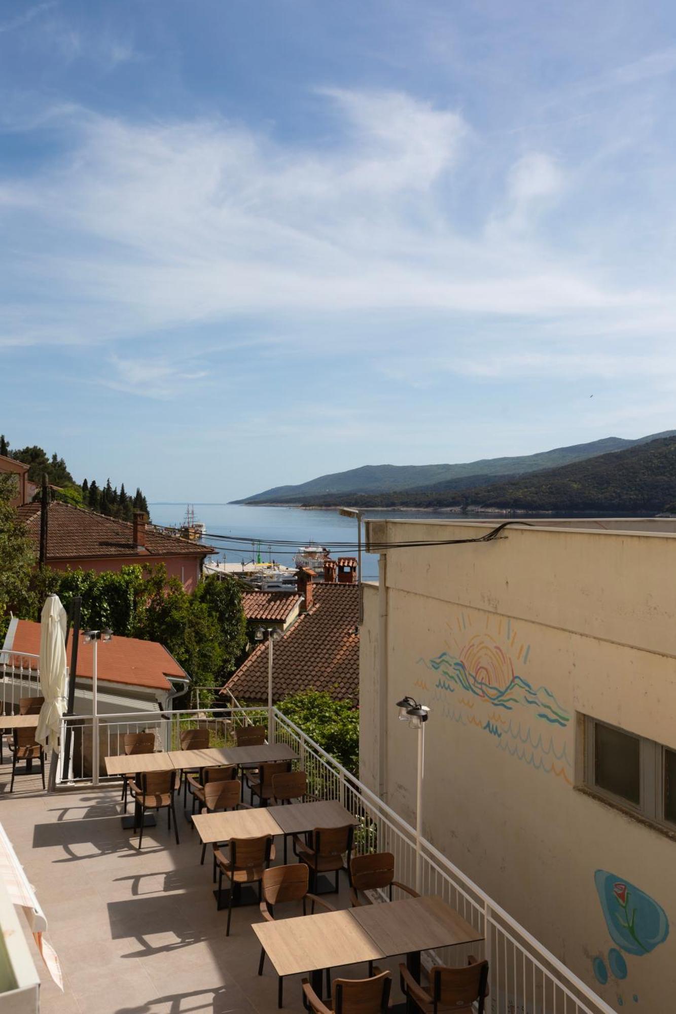 Apartments Galeb Рабац Екстер'єр фото